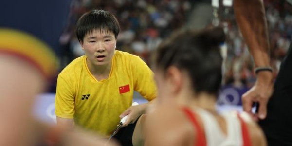 万博体育在线-【韩媒速递】何冰娇演绎美丽佳话 安洗莹不平则鸣