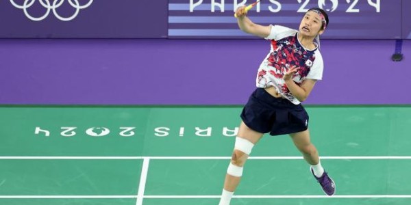 万博体育在线-【韩媒速递】何冰娇演绎美丽佳话 安洗莹不平则鸣